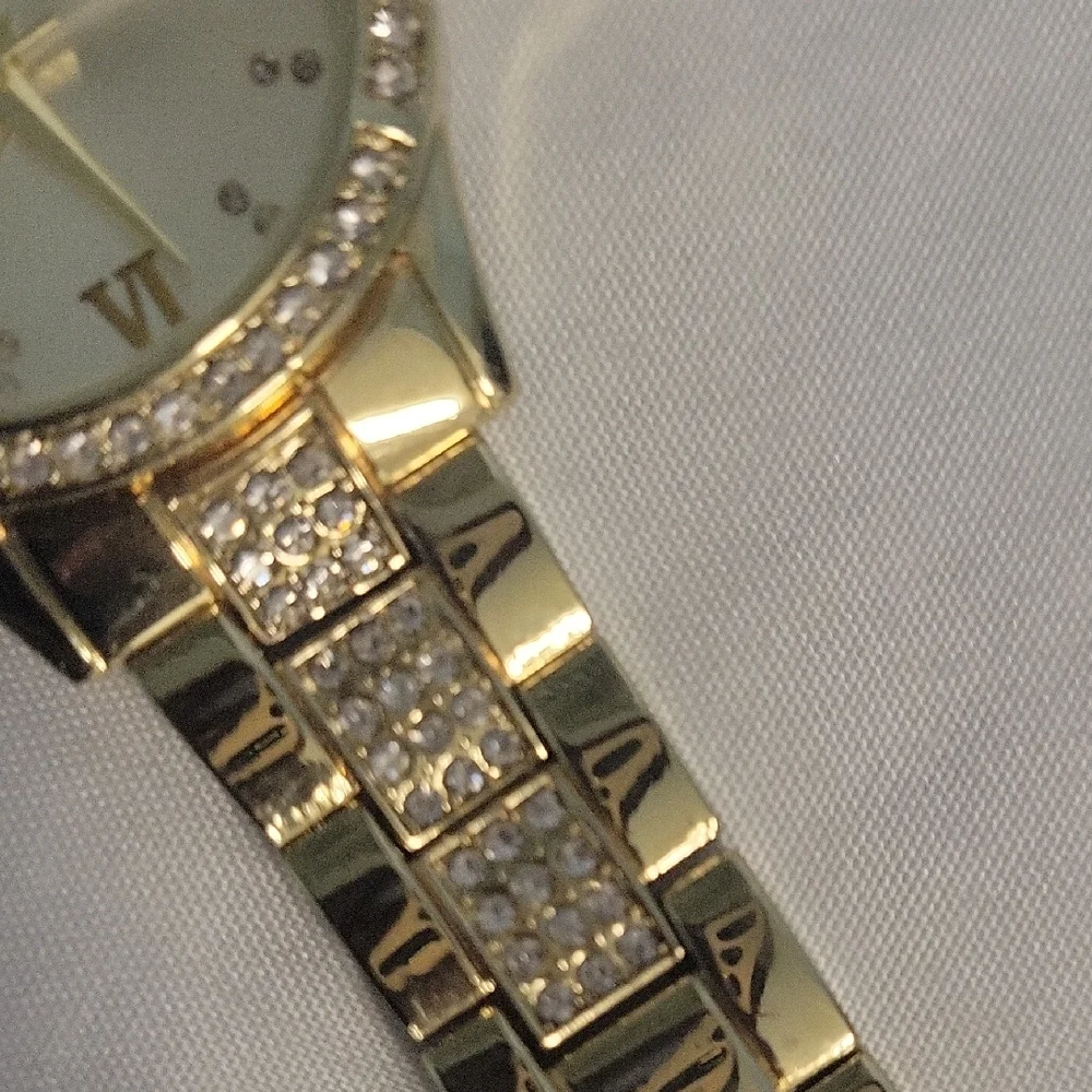 Merona Elegant Gold Women's Watch with Crystal  and Gold-Tone Finish - Picture 7 of 8